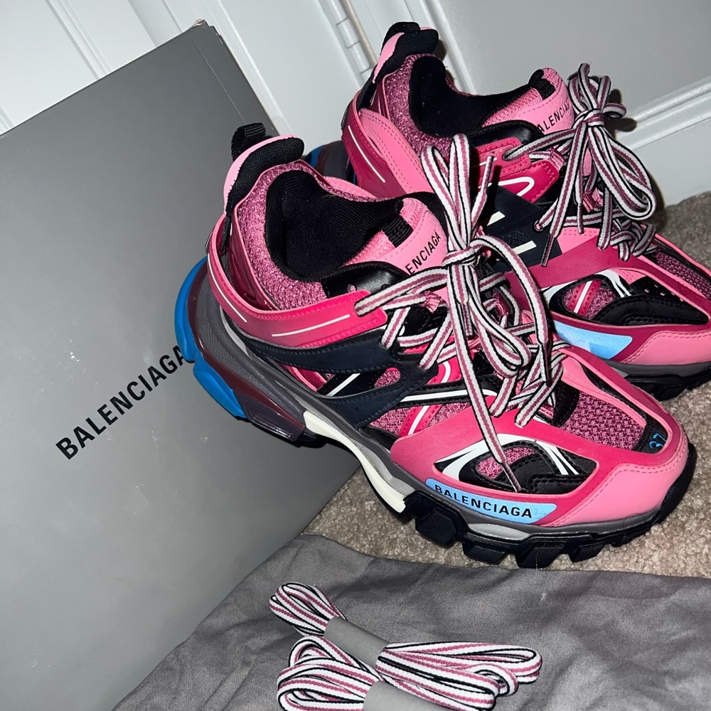 BALENCIAGA
Mesh Nylon Womens Track Sneakers Pink Black